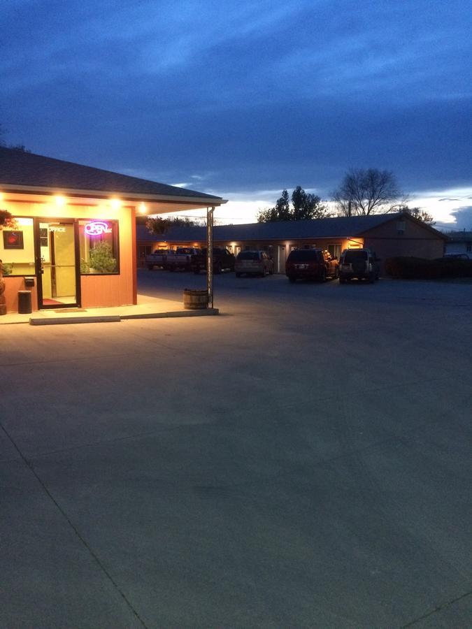 Wheels Motel Greybull Exterior photo